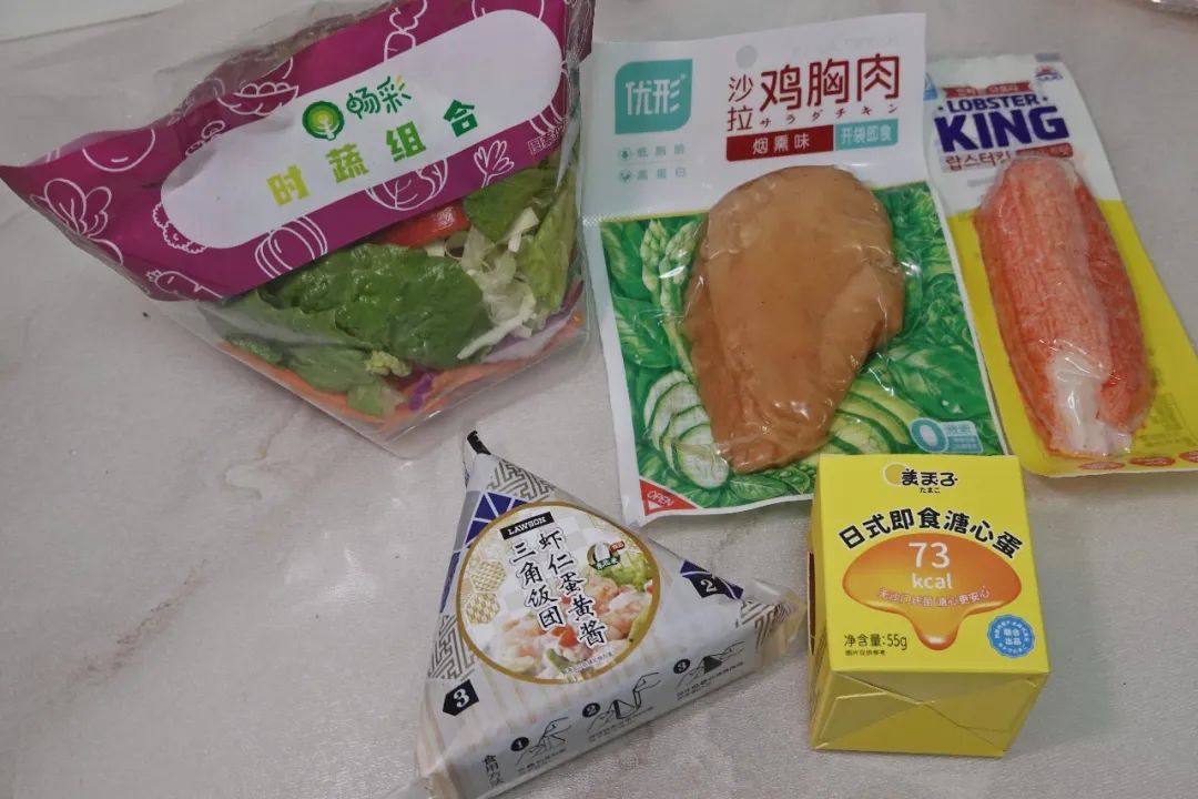 DƬ